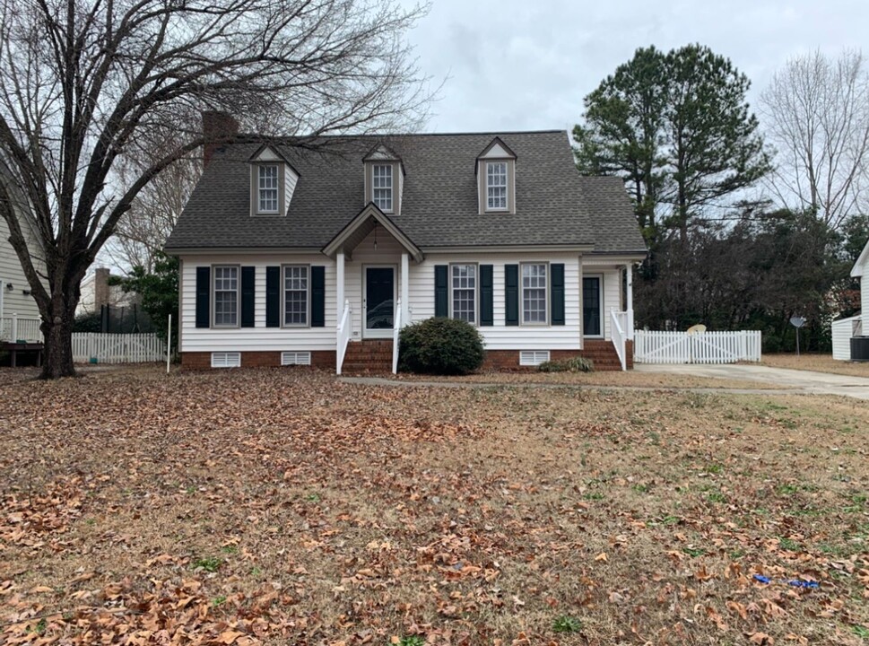 4020 Crosswinds Dr in Rocky Mount, NC - Building Photo