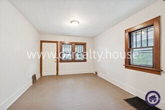 1749 Berdan Ave in Toledo, OH - Building Photo - Building Photo