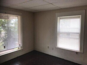 115 E 15th St in Ada, OK - Building Photo - Building Photo
