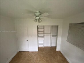 2446 Johnson St-Unit -2 in Hollywood, FL - Foto de edificio - Building Photo