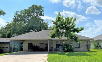 1007 N Howeth St in Gainesville, TX - Building Photo