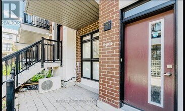 100 Canon Jackson Dr in Toronto, ON - Building Photo - Building Photo