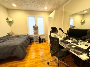 157 E Cottage St, Unit 1 in Boston, MA - Foto de edificio - Building Photo