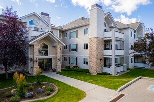 153 Spring Cres SW in Calgary, AB - Building Photo