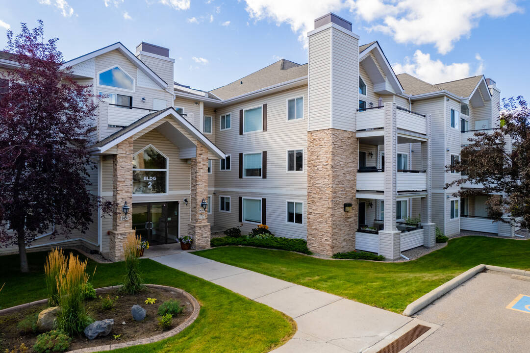 153 Spring Cres SW in Calgary, AB - Building Photo