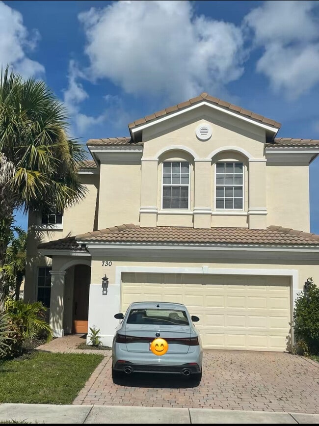 property at 730 NW Leonardo Cir