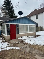 44 Warrington Ave in Danville, IL - Building Photo