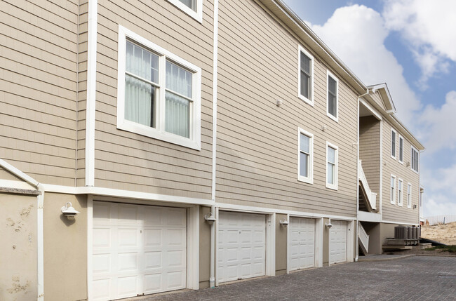 227 Beachfront in Manasquan, NJ - Building Photo - Building Photo