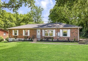 3816 Buena Vista Pike in Nashville, TN - Building Photo