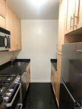 Fourth Avenue in New York, NY - Building Photo - Building Photo