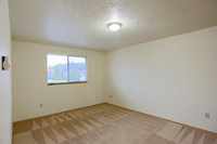 Rockwood Park Apartments in Salem, OR - Building Photo - Interior Photo