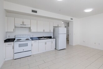 Nueva Aventura in Hialeah, FL - Building Photo - Building Photo