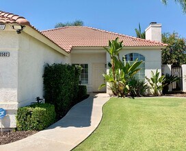 10502 Petalo Dr in Bakersfield, CA - Building Photo - Building Photo