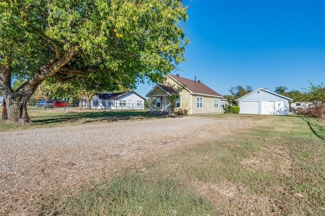 3275 FM428 in Aubrey, TX - Foto de edificio - Building Photo