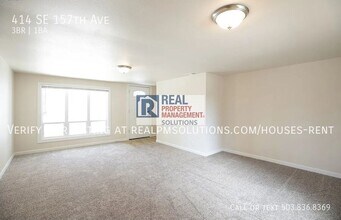 414 SE 157th Ave in Portland, OR - Building Photo - Building Photo