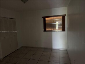 1085 W 68th St in Hialeah, FL - Building Photo - Building Photo