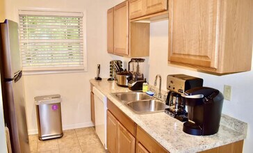 324 Carlton Dr in Chapel Hill, NC - Building Photo - Building Photo