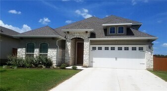 5301 Ponte Tresa Dr in Bee Cave, TX - Building Photo
