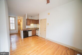 2408 Spruce St in Philadelphia, PA - Building Photo - Building Photo
