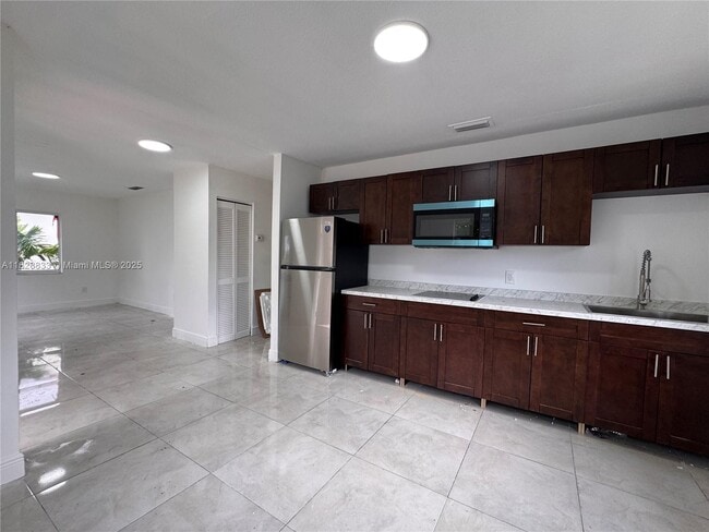 property at 2803 SW 26th St