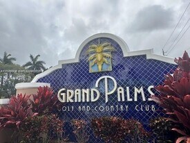 620 Laurel Ln in Pembroke Pines, FL - Building Photo