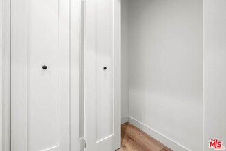 1920 S Sherbourne Dr in Los Angeles, CA - Building Photo - Building Photo