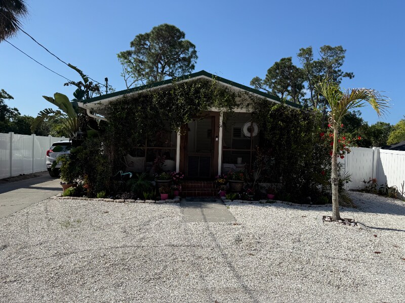 14 Lime St in Palm Harbor, FL - Building Photo