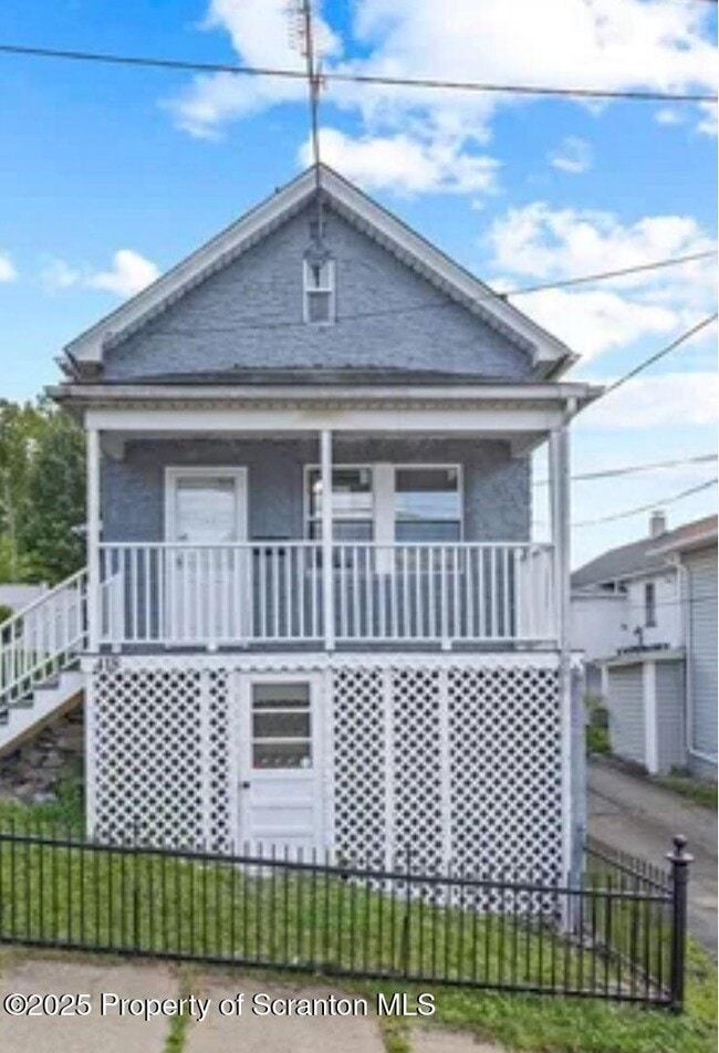 property at 418 E Elm St