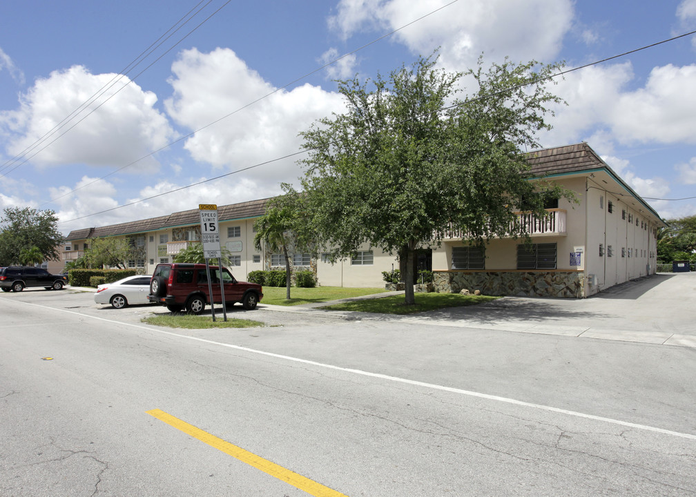 The Edgewater Apartments in North Miami, FL - Building Photo