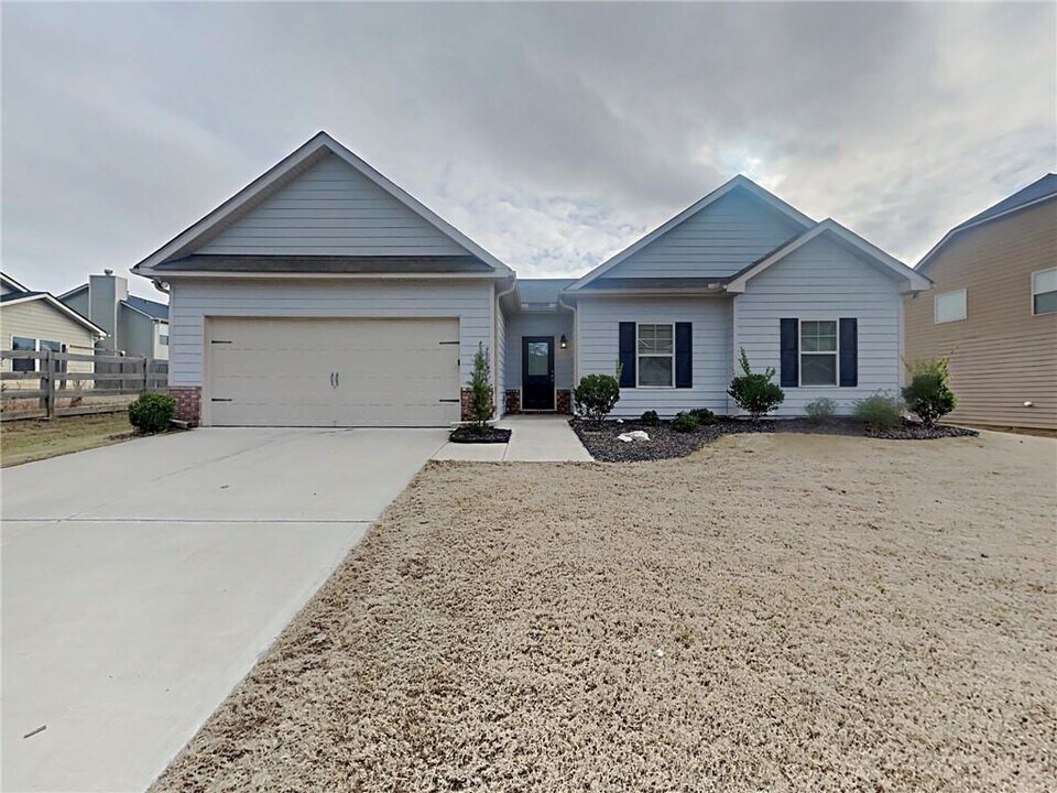 705 Stable View Loop in Dallas, GA - Building Photo
