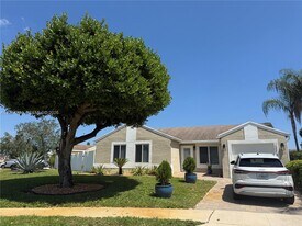 18818 Cloud Lake Cir in Boca Raton, FL - Building Photo