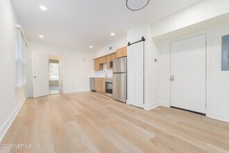 1628 Walnut St in Jacksonville, FL - Building Photo - Building Photo
