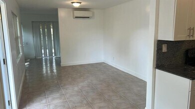 1140 SW 30th St in Fort Lauderdale, FL - Building Photo - Building Photo