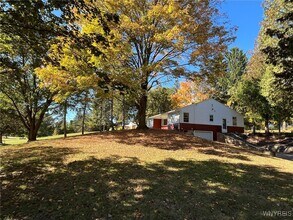 656 Girard Ave in East Aurora, NY - Building Photo - Building Photo
