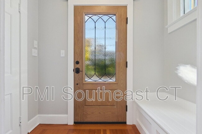 9 Haigh Ave in Niantic, CT - Building Photo - Building Photo