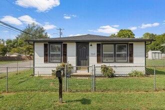 500 3rd St in Lawrenceburg, TN - Building Photo - Building Photo