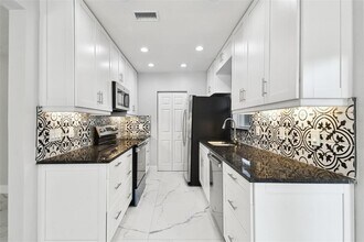 131 Adalia Ave in Tampa, FL - Building Photo - Building Photo