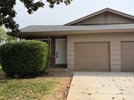 3329 Routier Rd in Sacramento, CA - Building Photo