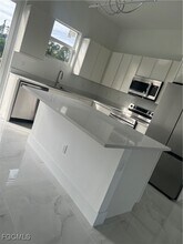 464 Eisenhower Blvd in Lehigh Acres, FL - Building Photo - Building Photo