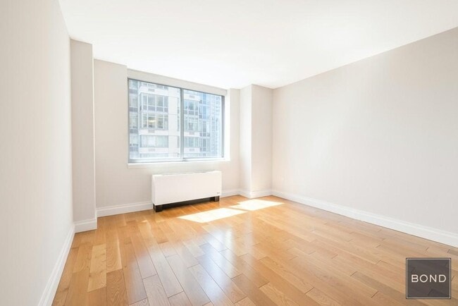 776 Sixth Avenue in New York, NY - Building Photo - Building Photo