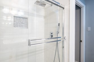 12211 Braxfield Ct, Unit 7 in North Bethesda, MD - Foto de edificio - Building Photo