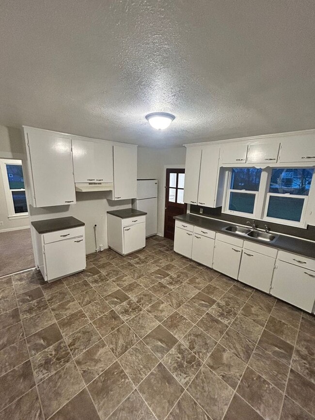 property at 270 W Pine St NE