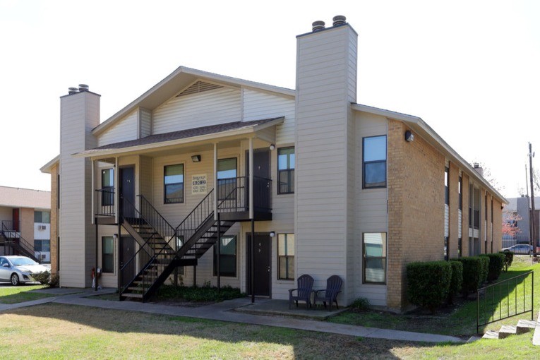 Brookhollow Apartments in Tyler, TX - Building Photo