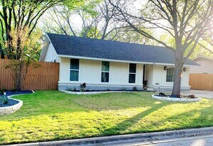 4917 Manchester Cir in Austin, TX - Building Photo