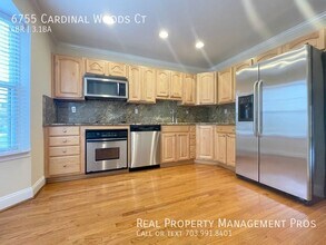 6755 Cardinal Woods Ct in Lorton, VA - Building Photo - Building Photo