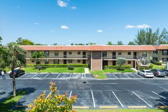 Woods At Boca Del Mar in Boca Raton, FL - Building Photo - Building Photo