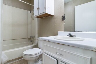 100 Garrett Ln in Jennings, LA - Building Photo - Building Photo