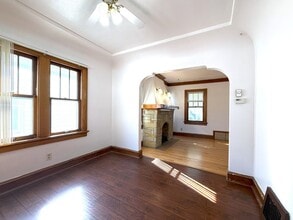 1440 S 90th St in West Allis, WI - Foto de edificio - Building Photo