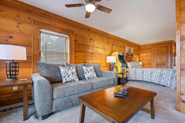 741 Golf View Blvd in Pigeon Forge, TN - Building Photo - Building Photo