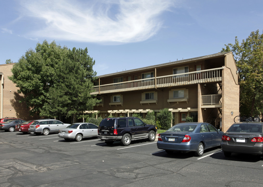 Wimbledon Condominiums in Boulder, CO - Building Photo